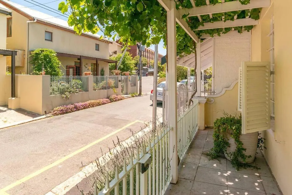 Charming Rosebank Cottage Cape Town