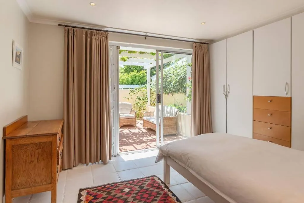 Charming Rosebank Cottage Cape Town
