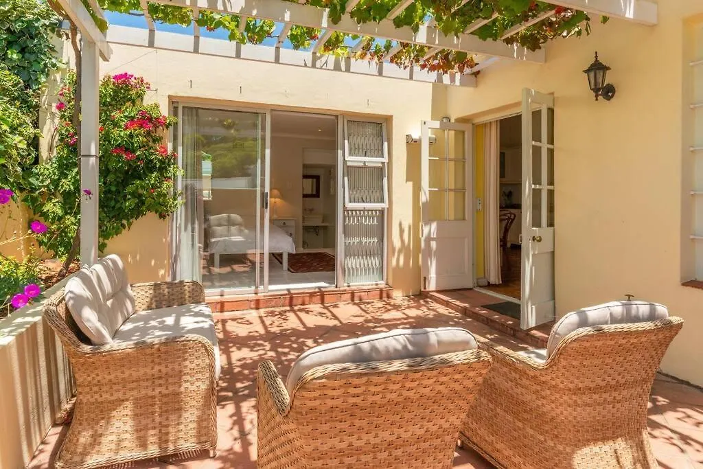 Charming Rosebank Cottage Cape Town
